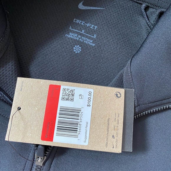 Nike Sustainable Materials
Nike Dri-FIT Prima
Women's 1/2-Zip Training Top - Picture 11 of 12